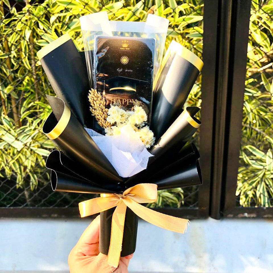 BUKET MINI EMAS 24 K BABY GOLD GRADUATION BLACK 0,001 GR 1 PCS BOUQUET WISUDA BUKET BUNGA