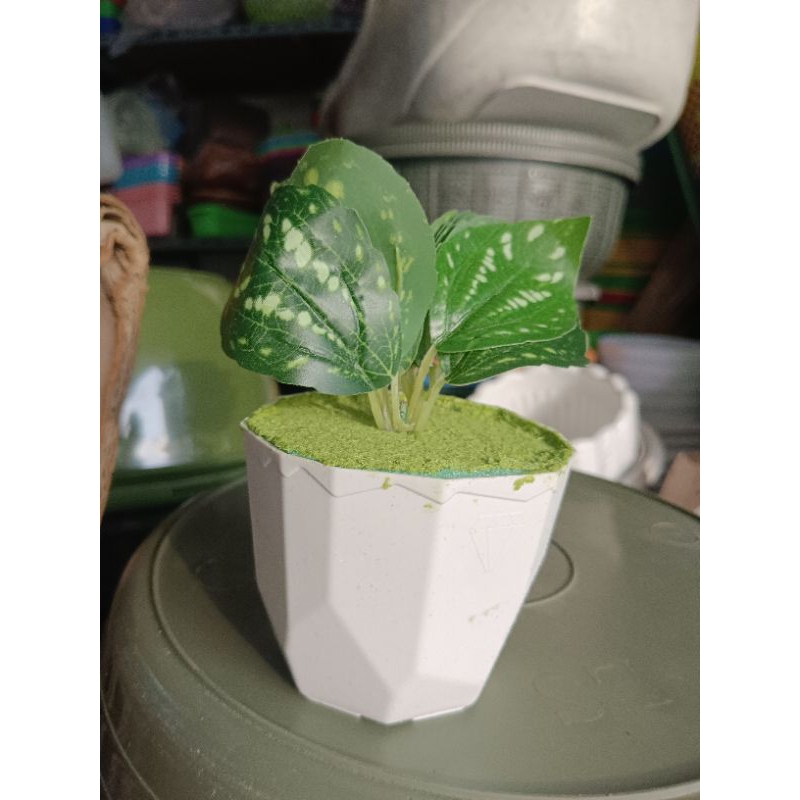 pot bunga pajangan daun artifisial / tanaman palsu murah / tanaman aesthetic