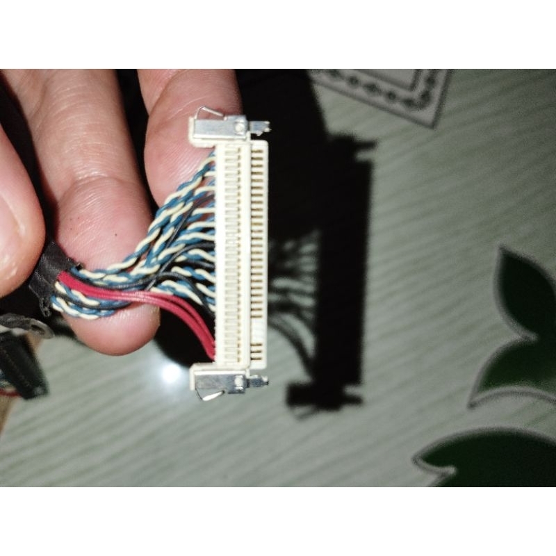 Fleksibel layar LCD TV Polytron LED PLD22D900