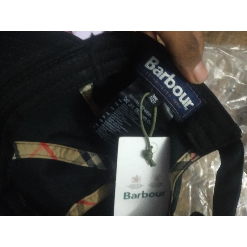 CAPS BARBOUR BLACK NEW BNWT