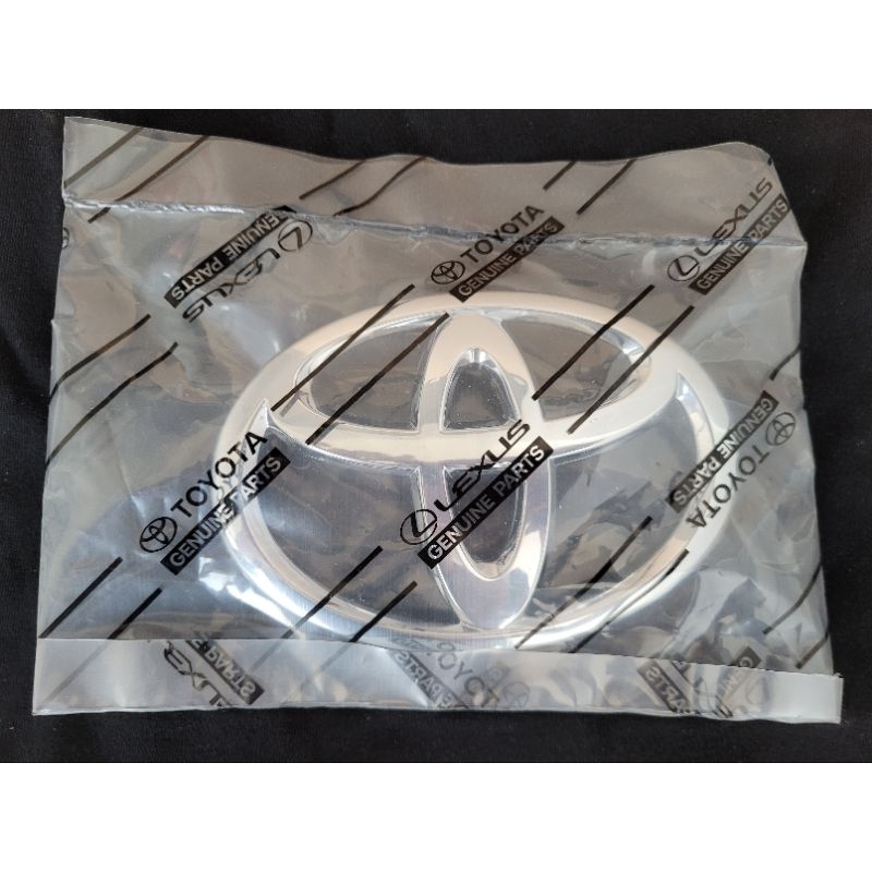 Emblem Logo Depan Toyota Avanza Innova & Rush | Original