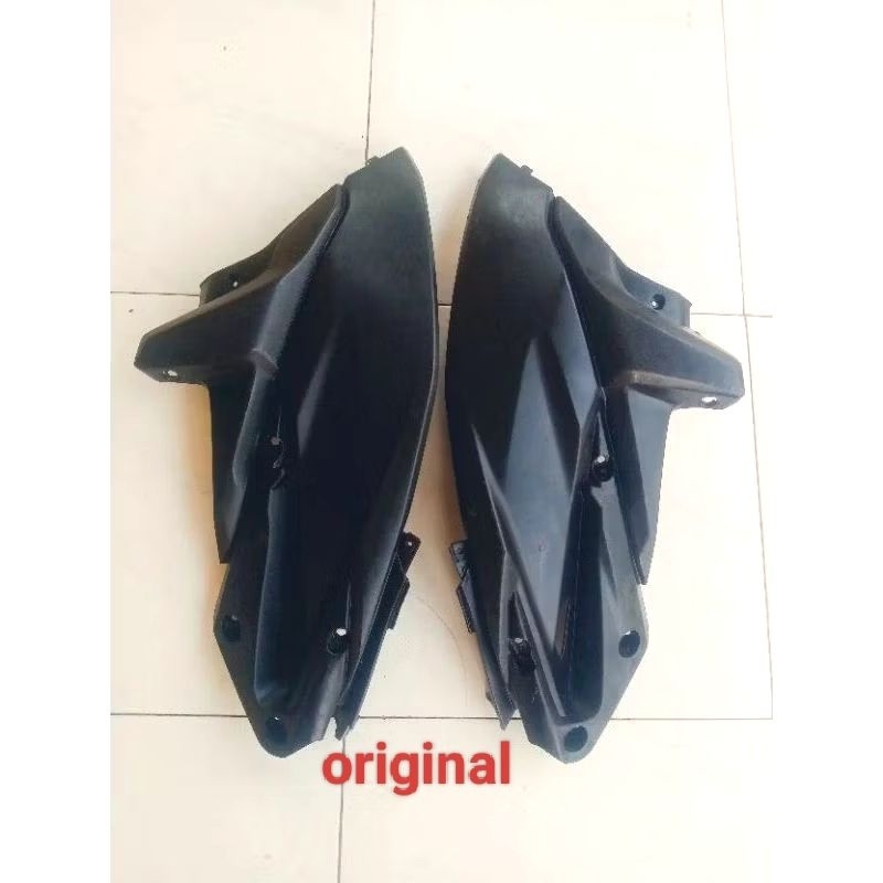 COVER SAMBUNGAN BODI SAMPING VARIO 125 OLD KZR SECOND ORIGINAL