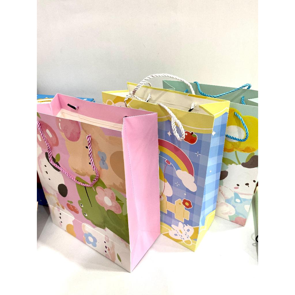 

Paper Bag Premium Kemasan Kado Ulang Tahun