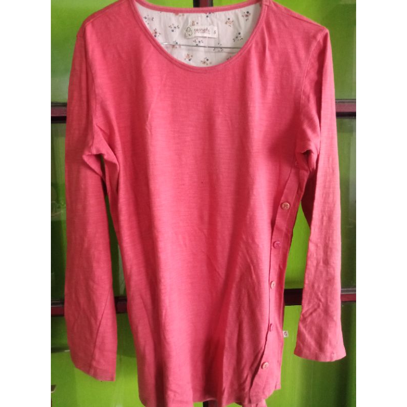 Preloved Kaos Corniche