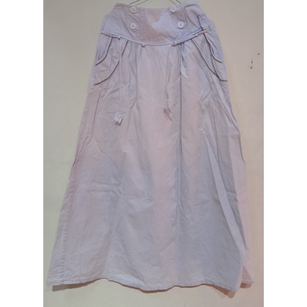Rok Panjang Wanita Warna Pudar Tebal Bekas