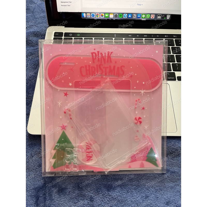 ACRYLIC TURNING STAND NCT 127 pink christmas