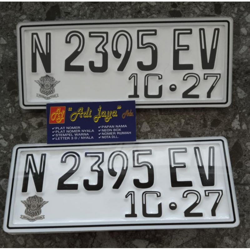 plat motor akrilik huruf fe lubang atas