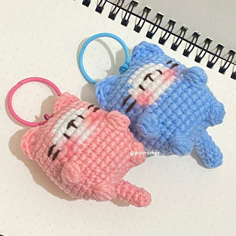 cat couple crochet keychain / Tofu Cat Amigurumi Bag Charm Milk Cotton / Gantungan Tas Boneka Rajut 
