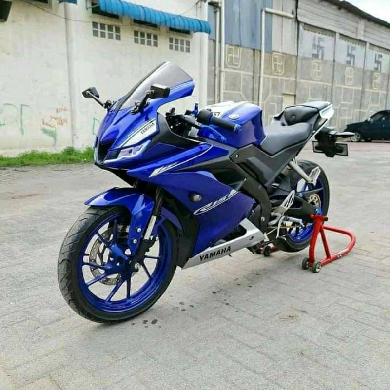 di jual kendaraan motor bekas tarikan leasing yamaha R15 tahun 2022