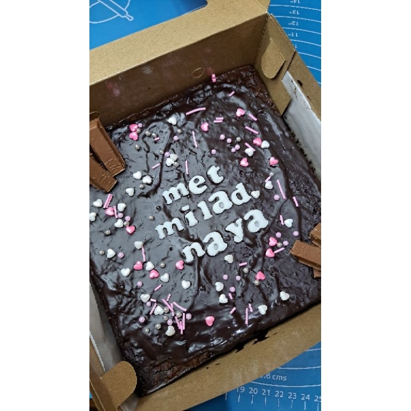 

Hampers Brownies Custom Ucapan 20x20