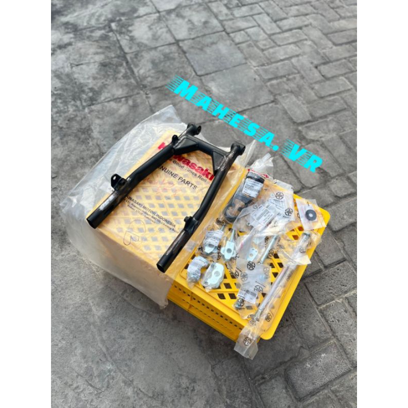 SWING ARM PNP CB W175 MODEL KAZE ARM ORIGINAL KAWASAKI W175 CB FULLSET