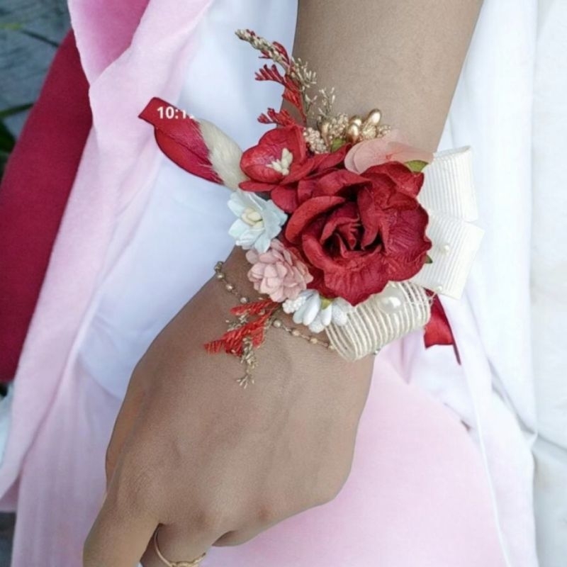 red merah maroon wrist bunga tangan gelang bridesmaid pengantin wedding