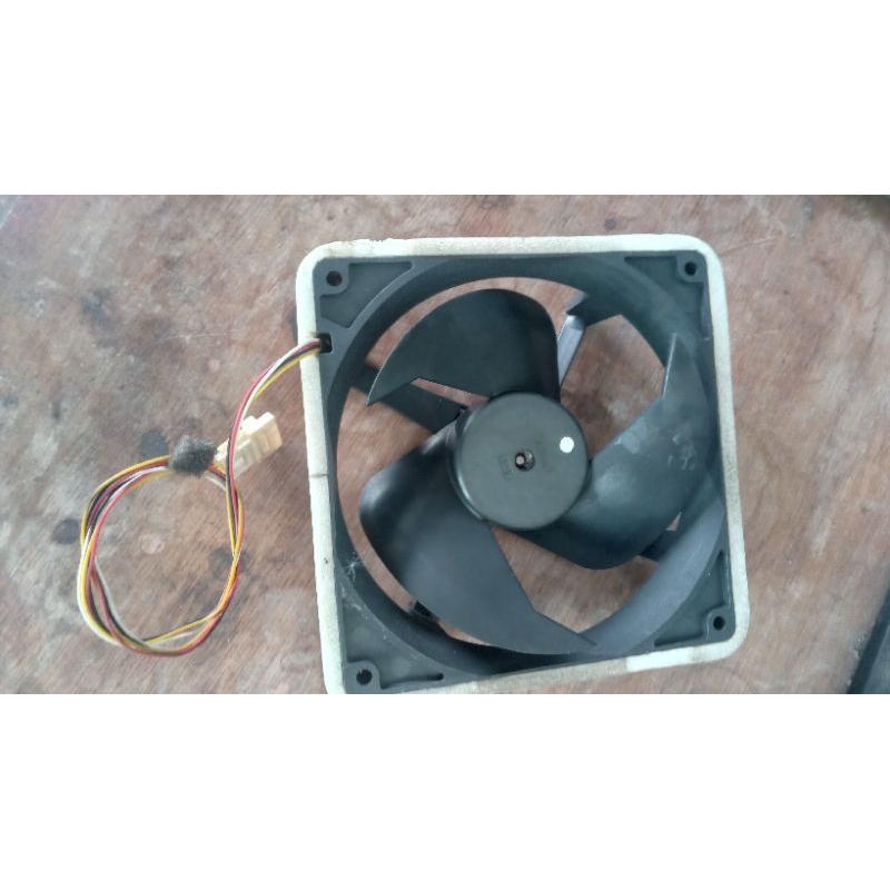 FAN KULKAS HITACHI 2 PINTU JUMBO