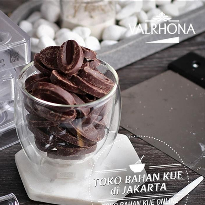 

Valrhona Caraibe 66% Dark Chocolate 100gr Couverture Cokelat Baking