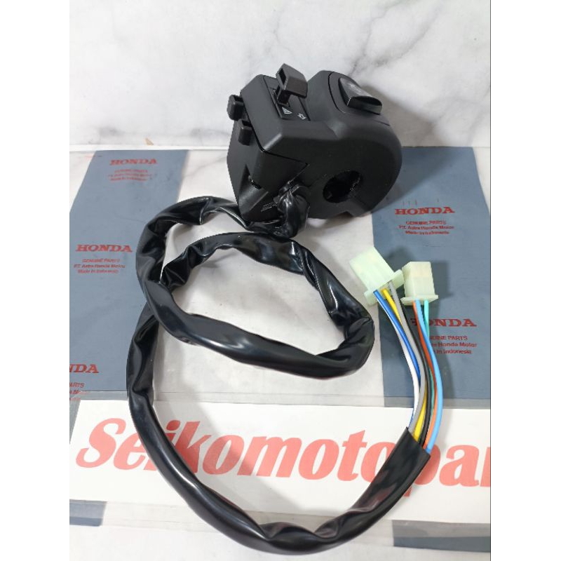 Saklar Holder kiri Sein Stater (Hitam) Motor HONDA SCOOPY Fi, SCOOPY Karbu