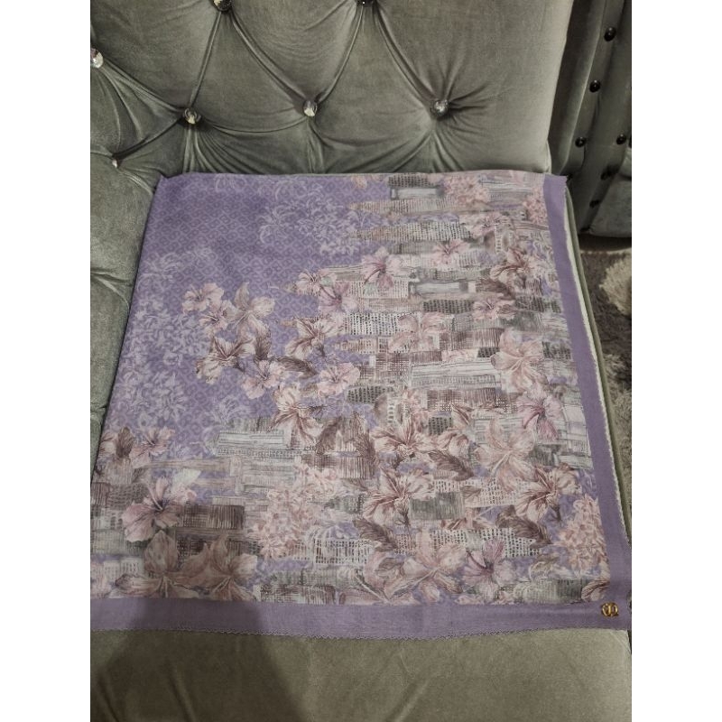 Preloved Buttonscarves Malaya Iris