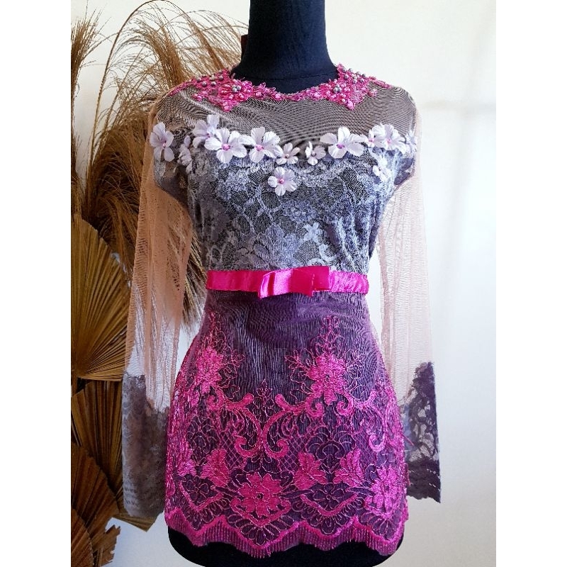 Kebaya wisuda/ kebaya bekas pakai/ kebaya modern/ kebaya preloved