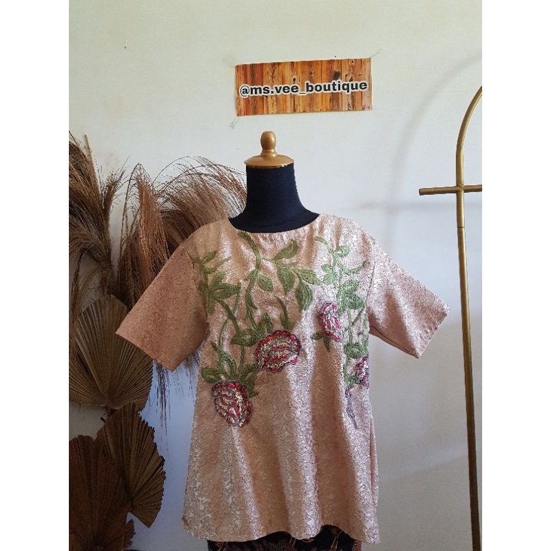 Kebaya wisuda/ kebaya bekas pakai/ kebaya modern/ kebaya preloved