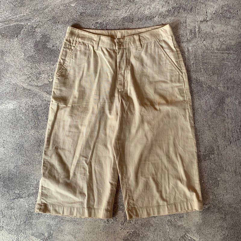 celana pendek uniqlo second / celpen uniqlo second / uniqlo second