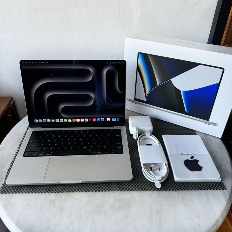 Macbook Pro 14” M1 pro istimewa garansi ibox