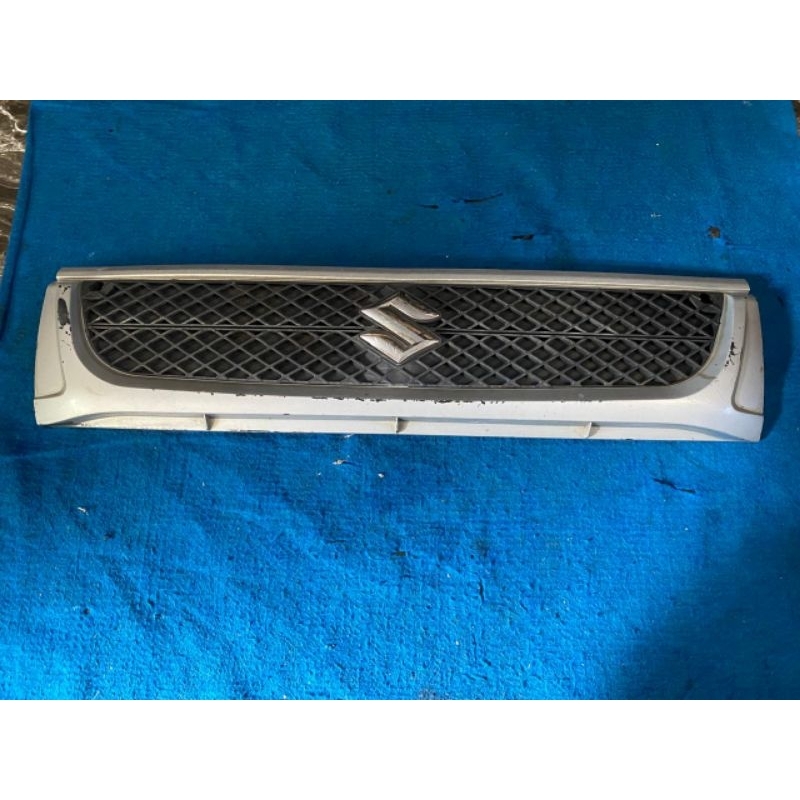 Grill gril lambang depan Suzuki Futura 4702 original
