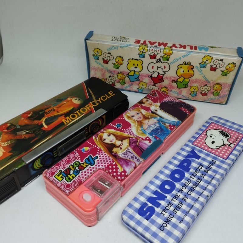 

Set Tempat Pensil Vintage Banyak Minus