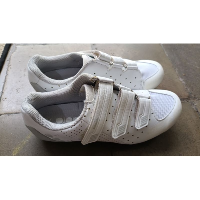 Sepatu Cleat Diadora