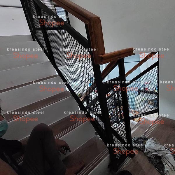 Railing Tangga Besi, plat expanda f1628, besi galvanis minimalis, jabodetabek free survey + 3d