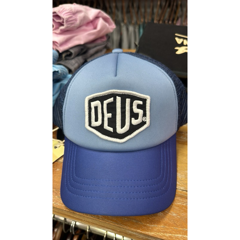 TOPI PRIA DEUS EX MACHINA ORIGINAL