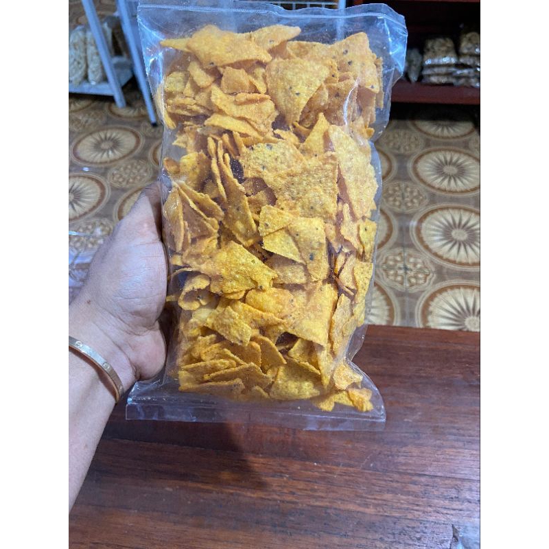 

Nurmajayasnack Cemilan Tortilla Rasa Asin Gurih - snack