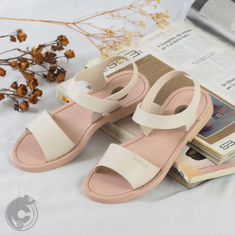 Neti Peach Sandal Wanita Dari bahan perpaduan karet dan plastik