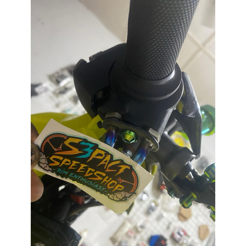 BAUT DUDUKAN L GAS STANDAR AEROX NMAX LEXI TITTANIUM GR5