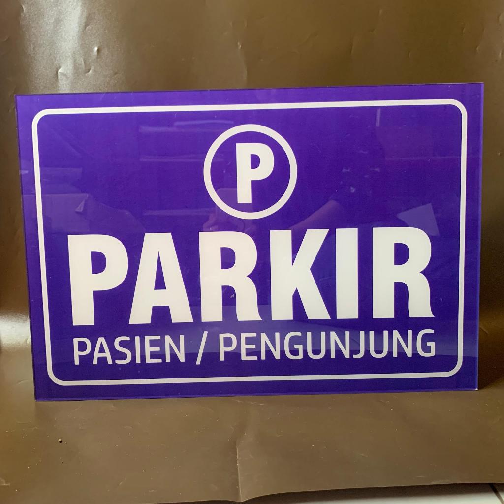 

Akrilik Tanda Tempat Parkir Pasien / Pengunjung | Papan Tanda Parkiran | Area Parkir Kendaraan
