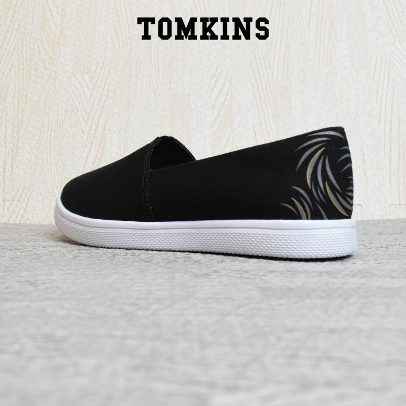 Sepatu Tomkins FEMME hitam putih untuk wanita