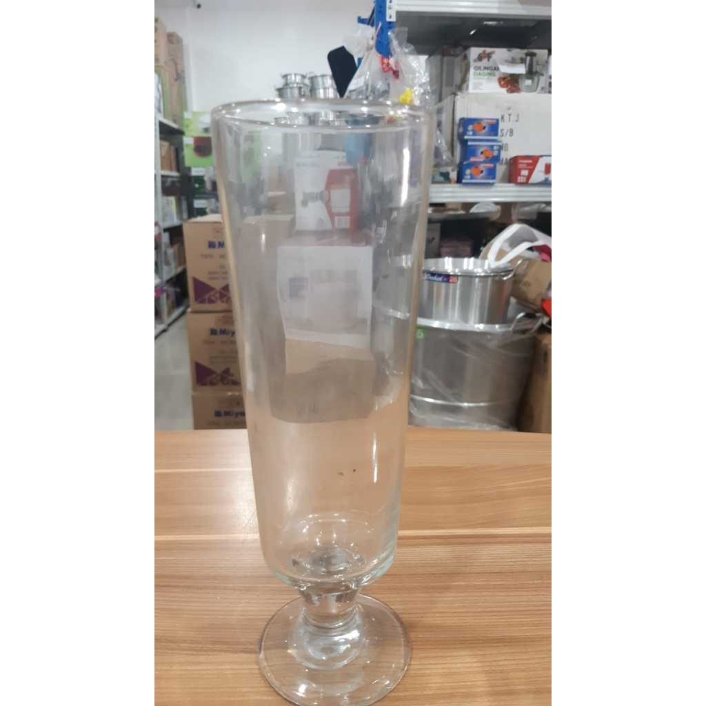 Gelas   Kaca  Bir  Tinggi