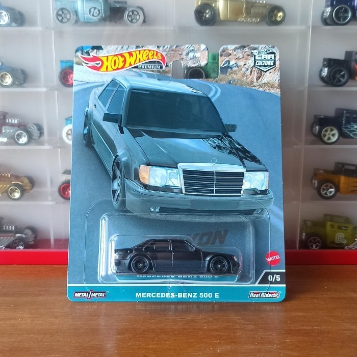 Hot Wheels Premium Mercedes Benz 500 E CHASE CAR Canyon