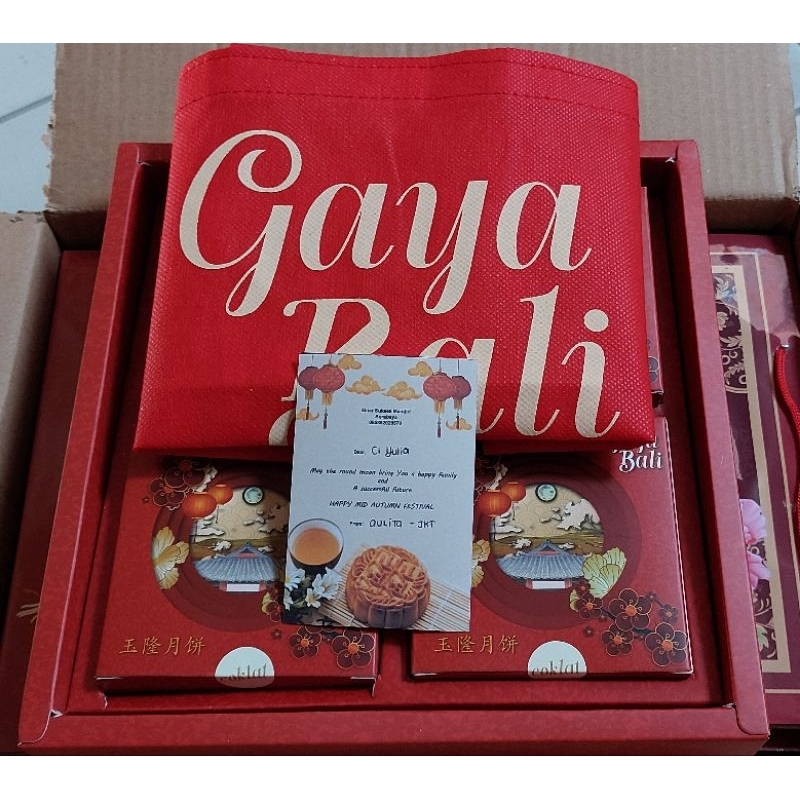 Tiong Chiu Pia Gaya Bali/Mooncake Gaya Bali Kulit Putih Kotak (4pcs)