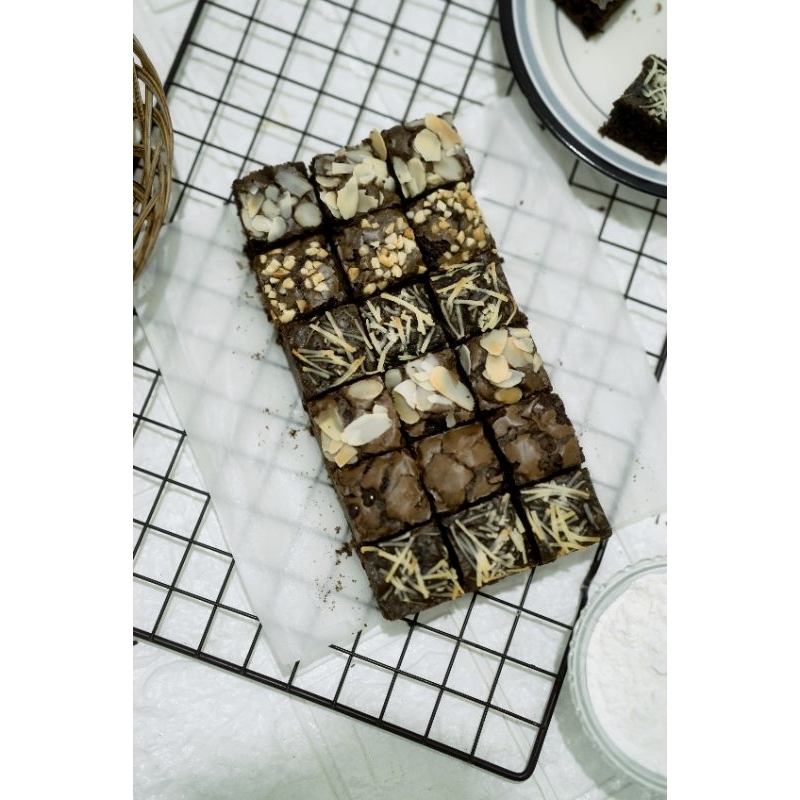 

FUDGY BROWNIES 20 x 10