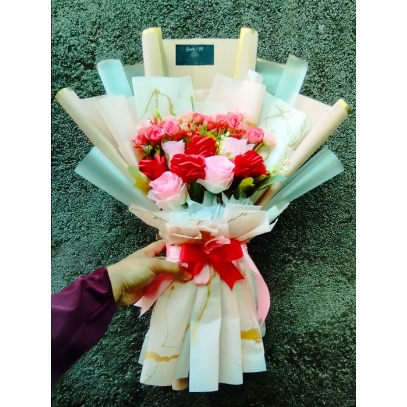 

BUCKET BUNGA BESAR - FREE GREETING CARD (TULISAN BY REQUEST)