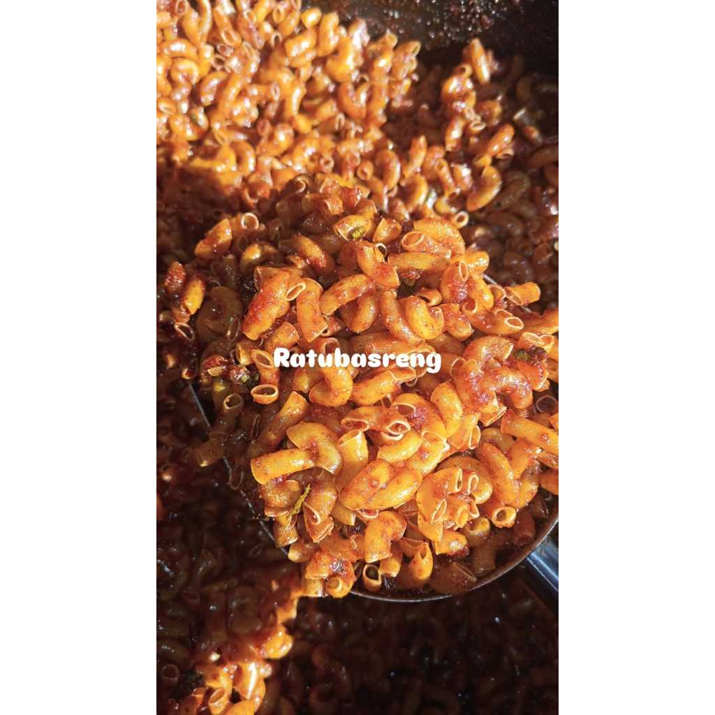 

Makaroni Kriuk pedas daun jeruk 1 KG/Makaroni pedas/seblakmakaroni/makaronikriukpedasdaunjeruk