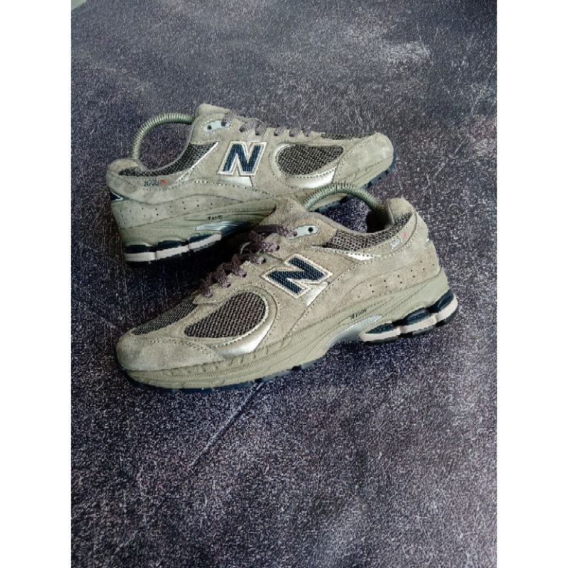 sepatu NB 2002r second