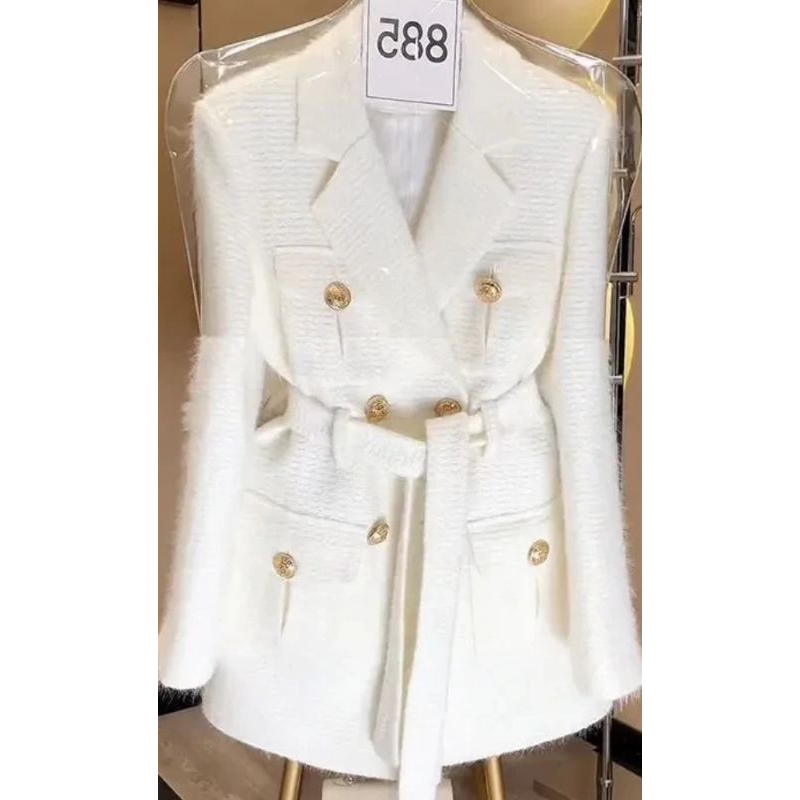 white taglabel tweed blazer