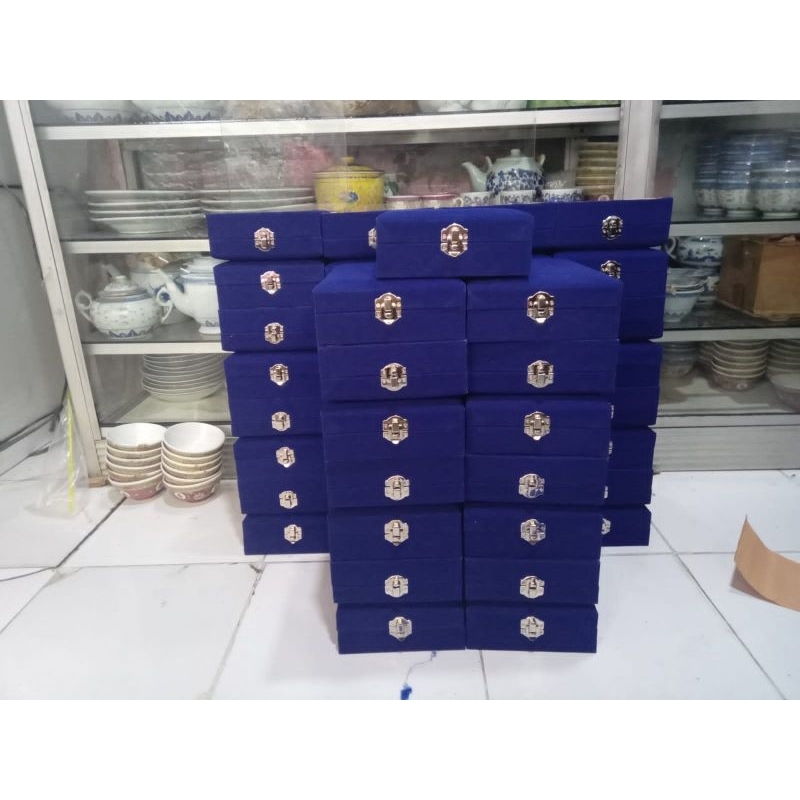 

Box Plakat/ Box Buludru/ Box Piala/ Box Akrilik Premium