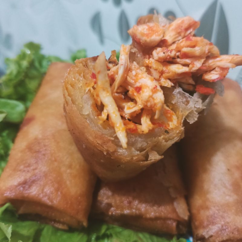 

Lumpia Ayam Suwir Pedas daun Jeruk Khusus Instan