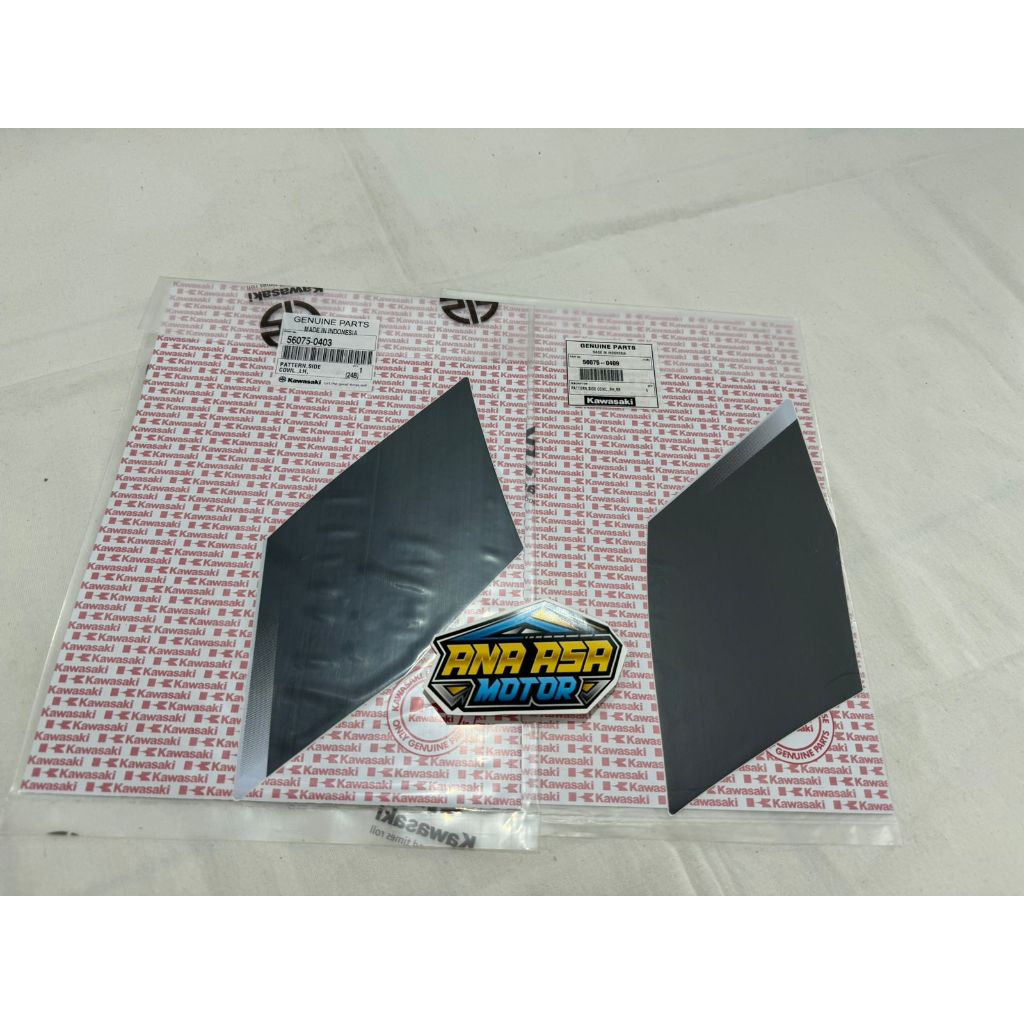 1 Set Kanan - Kiri Sticker Stiker Kawasaki Ninja RR NEW Hitam 2015 Original - 56075-0403 / -0409