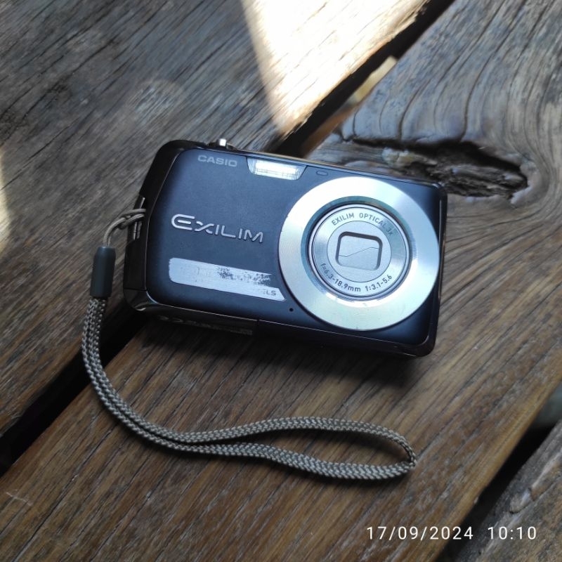 Casio Exilim EX Z2 14.1MP - Kamera Digital Second Bekas