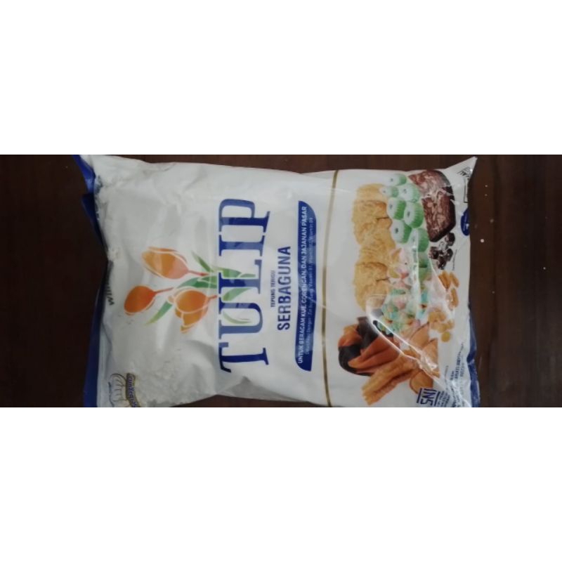 

tepung terigu TULIP 1 kg