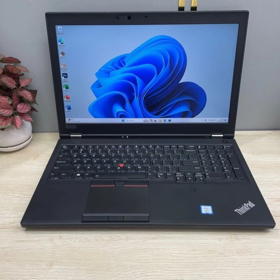 LAPTOP SECOND LENOVO THINKPAD P52 CORE I7 GEN8 15INCH DOBEL VGA