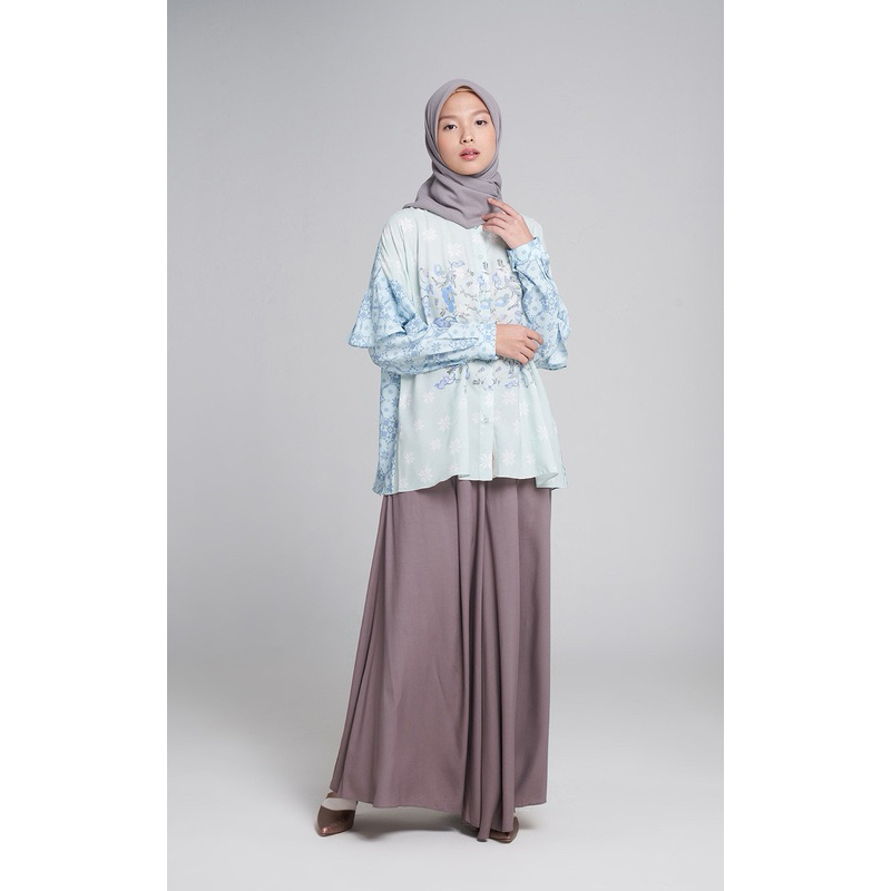 Alampa top Ria Miranda in Frost Blue