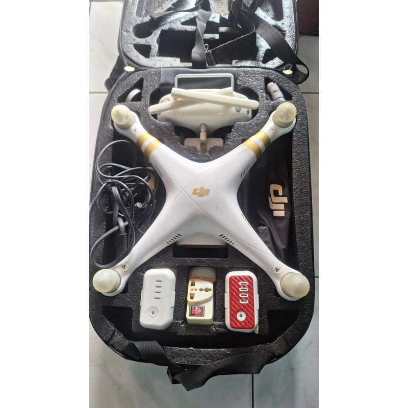 drone DJI Phantom 3